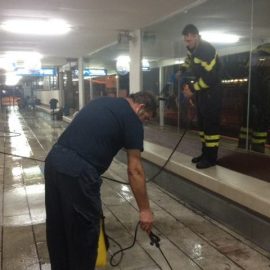 Čišćenje i pranje vanjskih kamenih površina od Lučke kapetanije do Upravne zgrade - Terminala